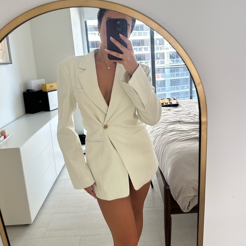 Elegant White Blazer